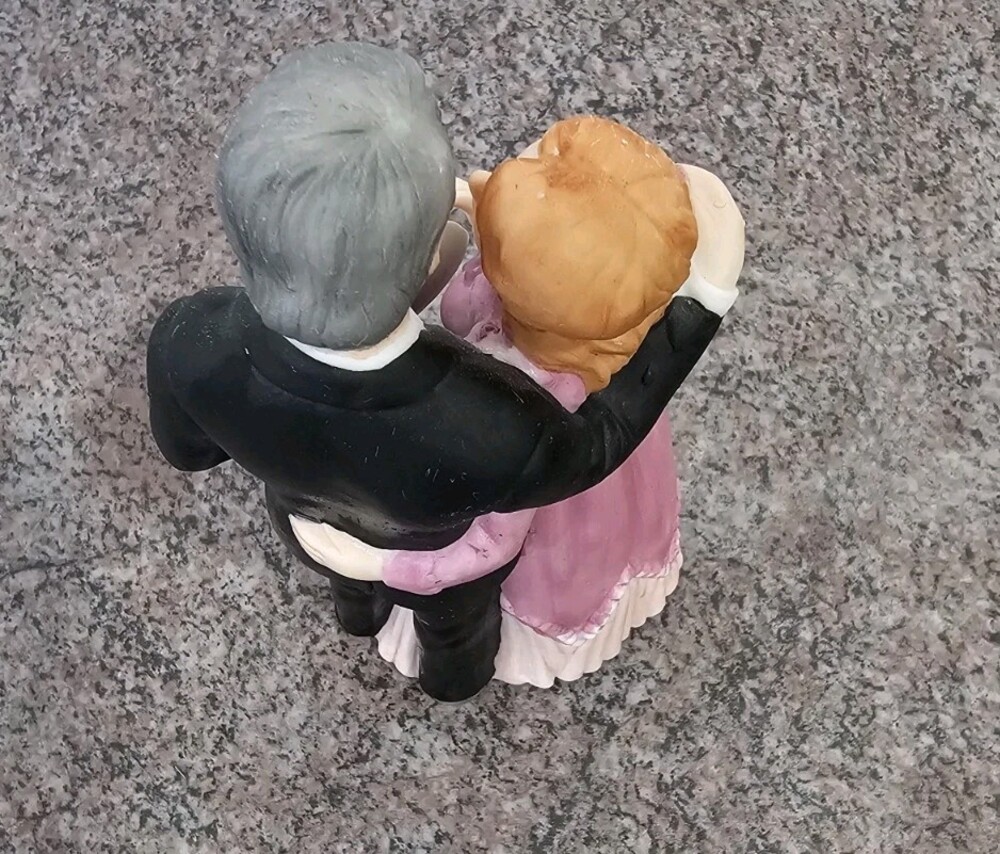 vintage Enesco "Treasured Memories" figurine of a couple celebrating their... - Picture 3 of 6